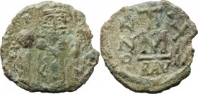 Heraclius (610-641). AE Follis, Ravenna mint. D/ Heraclius (in centre), Heraclius Constantine (on right) and Heraclonas (on left) all standing facing,...