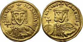 Leo III the Isaurian (717-741). AV Solidus, Constantinople or uncertain Italian mint. D/ dNO LEO N PAMYL H. Crowned and draped bust of Leo facing, wit...