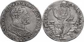 Firenze. Cosimo I de' Medici (1537-1574). Testone 1566. CNI 172/3. Gal. XLIII, 4/8. MIR 150/2. AG. g. 9.14 mm. 30.00 RR. BB+.