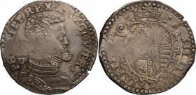 Napoli. Filippo II di Spagna (1554-1598). Mezzo ducato, sigle GR/VP. P/R 15b. MIR 171/2. AG. g. 14.90 mm. 35.00 NC. Schiacciature da conio Bel BB+.