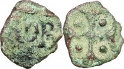 Salerno. Ruggero II (1105-1154). Follaro con croce e RO RX (1140-1154) (?). Bellizia 153. Travaini 274. D'Andrea-Contreras 179. AE. g. 0.52 mm. 11.00 ...