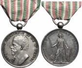 Vittorio Emanuele II (1820-1878). Medaglia per le Guerre d'indipendenza e l'Unità d'Italia. Bini p. 46. AG. mm. 31.80 Inc. Canzani. Colpetti al ciglio...