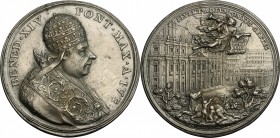 Benedetto XIV (1740-1758), Prospero Lambertini. Medaglia per il Giubileo del 1750. D/ BENED XIV PONT MAX A IVB. Busto a destra con triregno e piviale....
