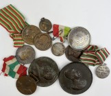 Lotto di dodici (12) medaglie Italiane in differenti metalli. Notato medaglia 1848 degli Israeliti Subalpini. Alcune medaglie hanno nastrini originali...