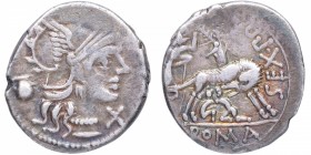 137 aC. Familia Pompeia. Roma. Denario. Craw-235/1c. Cal-1149. FFC-1021. Cabeza de Roma a derecha, delante X, detrás vaso /Loba amamantando a Rómulo y...