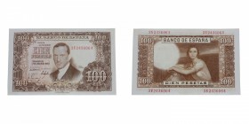 1953. Franco (1939-1975). Madrid. 100 pesetas. Sin doblez pero algo descuidado y agujeros de grapa. EBC. Est.10.