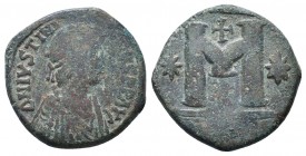 Justinian I, 527-565 AD, AE follis.

Condition: Very Fine

Weight: 14.80 gr
Diameter: 28 mm