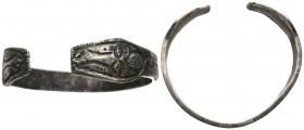 Ancient Roman Snake Head Decorated Silver Bracelet , 1st - 2nd C. BC.

Condition: Very Fine

Weight: 29.50 gr
Diameter: 57 mm