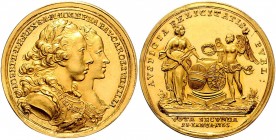 Maria Theresia 1740 - 1780
 Goldmedaille zu 3 Dukaten 1765 auf die Hochzeit Josef II. mit Maria Josefa Antonia von Bayern. Stempel von I. Wideman. IO...