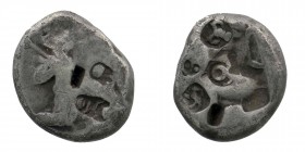 PERSIAN EMPIRE. Achaemenids, 475-420 BC. AR Siglos.
5,41 gr. 15 mm
