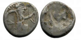 PERSIAN EMPIRE. Achaemenids, 475-420 BC. AR Siglos.
3,86 gr. 15 mm