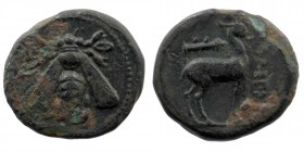 IONIA. Ephesos. 2nd - 1st centuries B.C. AE.
Bee 
Rev: stag, standing right,
Head S. 42.
4,61 gr. 18 mm