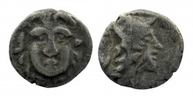 Selge. Pisidia. AR Obol 3rd Century BC.
Obv. Facing head of Gorgoneion.
Rev. Helmeted head of Athena right
SNG BN 1930; SNG PFPS 336.
0,59 gr. 10 mm
