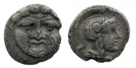 Selge. Pisidia. AR Obol 3rd Century BC.
Obv. Facing head of Gorgoneion.
Rev. Helmeted head of Athena right
SNG BN 1930; SNG PFPS 336.
0,84 gr. 9 mm
