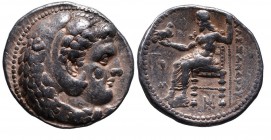 Kings of Macedonia, Alexander III the Great, 336-323 BC, lifetime issue, Babylon Mint, ca. 325-323 BC.
Head of Herakles wearing lion's scalp right
Zeu...
