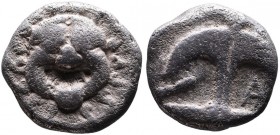 Thrace, Apollonia Pontica, late 5th-4th centuries.
Facing gorgoneion;
Anchor upright, to the left crayfish, to the right A.
SNG Black Sea 153-156, 158...