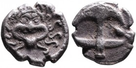 Thrace, Apollonia Pontica, late 5th-4th centuries.
Facing gorgoneion;
Anchor upright, to the right crayfish.
SNG Black Sea 150-152.Some earthen sedime...