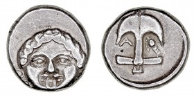 MONEDAS ANTIGUAS
TRACIA
Apollonia Pontika. Dracma. AR. (Siglo V-IV a.C.) A/Cabeza de frente de Gorgona. R/Ancla. 2,86 g. SNG.457. MBC+/MBC