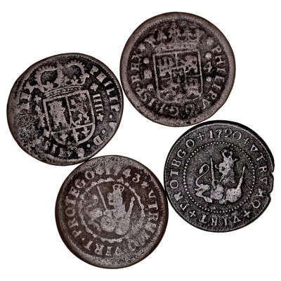 MONARQUÍA ESPAÑOLA
FELIPE V
Lote de 4 monedas. AE. 4 Maravedís 1720 Barcelona,...