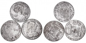MONARQUÍA ESPAÑOLA
CARLOS III
Lote de 3 monedas. AR. 8 Reales 1782 (2) y 1784 Potosí. Concreciones fuertes limpiadas. RC/MC