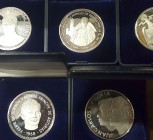 MEDALLAS
Lote de 5 medallas. AR. José Antonio Primo de Rivera, F. Franco (2), Juan Carlos I y Príncipe Felipe. Peso: 1 onza c.u. Diámetro 40 mm. Toda...