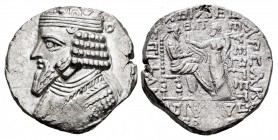 Imperio Parto. Gotarzes II. Tetradracma. 44-51 d.C. (Enero, 48 d.C). Seleukeia en el Tigris. (Sellwood-65.19). Rev.: Gotarzes sentado a derecha, recib...