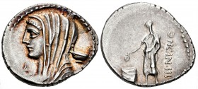 Cassia. Denario. 55 a.C. Roma. (Ffc-561). (Craw-413/1). (Cal-415). Anv.: Busto de Vesta a izquierda, detrás copa, delante letra M. Rev.: Ciudadano rom...
