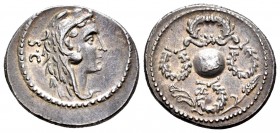 Cornelia. Denario. 56 a.C. Roma. (Ffc-642). (Craw-426/6b). (Cal-499). Anv.: Cabeza de Hércules joven a derecha con piel de león, detrás SC. Rev.: Glob...