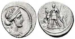 Licinia. Denario. 55 a.C. Roma. (Ffc-804). (Craw-430/1). (Cal-890). Anv.: Cabeza laureada y diademada de Venus a derecha, detrás S(C) . Rev.: Soldado ...