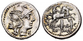 Marcia. Denario. 134 a.C. Roma. (Ffc-850). (Craw-245/1). (Cal-934). Anv.: Cabeza de Roma a derecha, delante X, detrás "modius". Rev.: Victoria con lát...