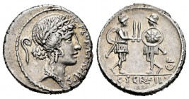 Servilia. Denario. 57 a.C. Roma. (Ffc-1123). (Craw-423/1). Anv.: Cabeza laureada de Flora a derecha, detrás lituo, delante FLORAL PRIMVS. Rev.: Dos gu...