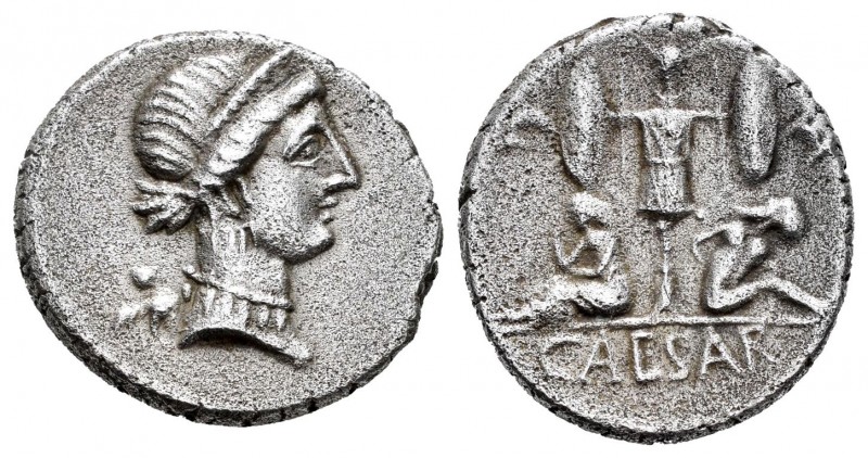 Julio César. Denario. 46-45 a.C. Galia. (Ffc-11). (Craw-468/1). (Cal-646). Anv.:...