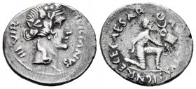 Augusto. P. Petronius Turpilianus. Denario. 19 a.C. Roma. (Ffc-306). (Ric-287). (Cal-1077). Anv.: Cabeza de Liber coronada de hiedra a derecha, (TV)RP...