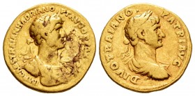 Adriano y Trajano. Áureo. 117-118 d.C. Roma. (Ric-24). (Cal-1412). Anv.: IMP CAES TRAIAN HADRIANO OPT AVG G D PART. Busto laureado, drapeado y acoraza...