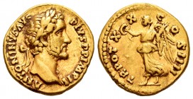 Antonino Pío. Áureo. 156-157 d.C. Roma. (Ric-266). (Cal-1676). Anv.: ANTONINVS AVG PIVS P P IMP. Busto laureado y con su hombro drapeado a derecha. Re...