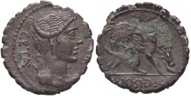 ROMANE REPUBBLICANE - HOSIDIA - C. Hosidius C. f. Geta (68 a.C.) - Denario serrato - Busto di Diana a d. con arco e faretra /R Il cinghiale di Calidon...