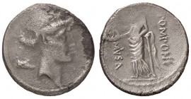 ROMANE REPUBBLICANE - POMPONIA - Q. Pomponius Musa (66 a.C.) - Denario - Testa di Apollo a d.; dietro, un sandalo /R Tallia a s. con una maschera è ap...