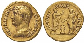 ROMANE IMPERIALI - Adriano (117-138) - Aureo - Testa laureata a d. /R Adriano stante a d. in presenza d'Italia che tiene una patera e una cornucopia; ...