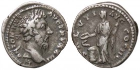 ROMANE IMPERIALI - Marco Aurelio (161-180) - Denario - Testa laureata a d. /R La Salute stante a s. alimenta un serpente che si erge da altare e tiene...