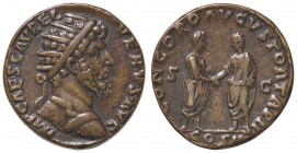 ROMANE IMPERIALI - Lucio Vero (161-169) - Dupondio - Busto radiato e corazzato a d. /R Lucio Vero e Marco Aurelio affrontati si danno la mano C. 41 (A...