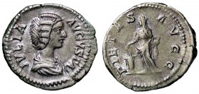 ROMANE IMPERIALI - Giulia Domna (moglie di S. Severo) - Denario - Busto drappeggiato a d. /R La Pietà velata stante a s. mette dell'incenso in un alta...