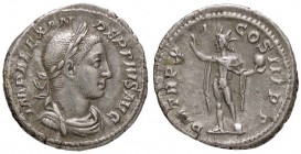 ROMANE IMPERIALI - Alessandro Severo (222-235) - Denario - Busto laureato a d. /R Il Sole stante di fronte e la testa volta a s. con globo e la mano d...