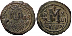 BIZANTINE - Maurizio Tiberio (582-602) - Follis (Antiochia) - Busto coronato di fronte con mappa e scettro sormontato da aquila /R Lettera M sormontat...