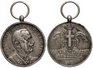 MEDAGLIE - SAVOIA - Vittorio Emanuele III (1900-1943) - Medaglia Scuole italiane all'estero AG Ø 30 Colpetti
BB+