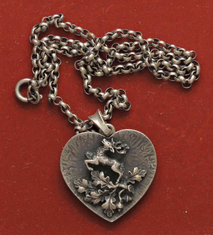 VARIE - Gioielli da antiquariato Collana in AG con pendaglio a cuore, gr. 18,21...