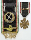 VARIE - Epoca fascista Gruppo decorazione e distintivi su nastro grande MVSN, cm 6,5x22
Ottimo