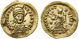 (441-450 d.C.). Teodosio II. Constantinopla. Sólido. (Spink 21140) (Ratto 154) (RIC. 285). 4,44 g. Excesos de metal en ambas caras. EBC+.