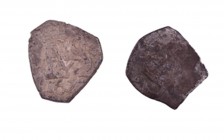 Felipe IV. 1/2 real. Lote de 2 monedas, México y sin marca de ceca de 1627. A examinar. BC-/MBC.