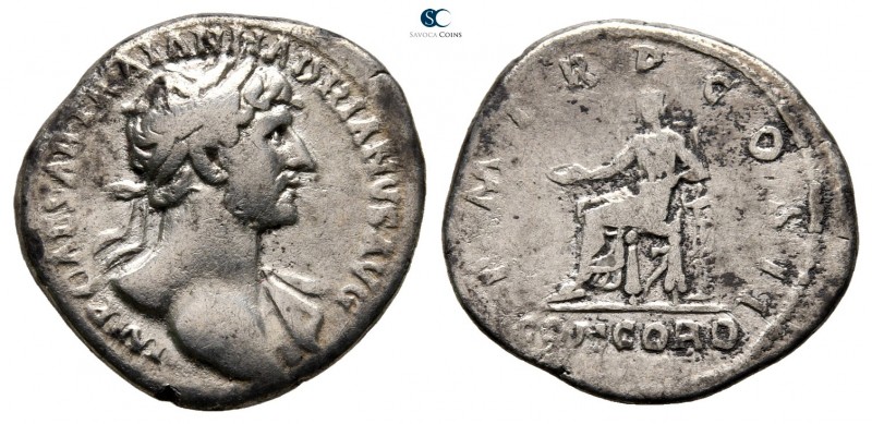 Hadrian AD 117-138. Struck AD 118. Rome
Denarius AR

19 mm., 2,76 g.



v...