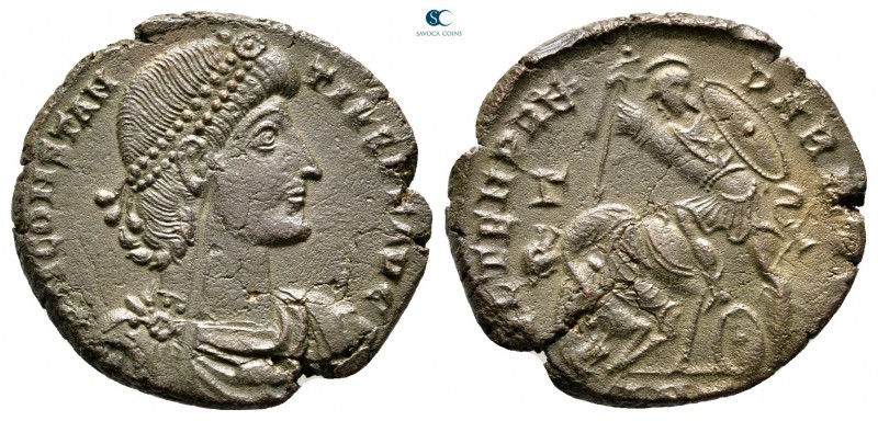 Constantius II AD 337-361. Uncertain mint
Centenionalis Æ

22 mm., 4,94 g.
...